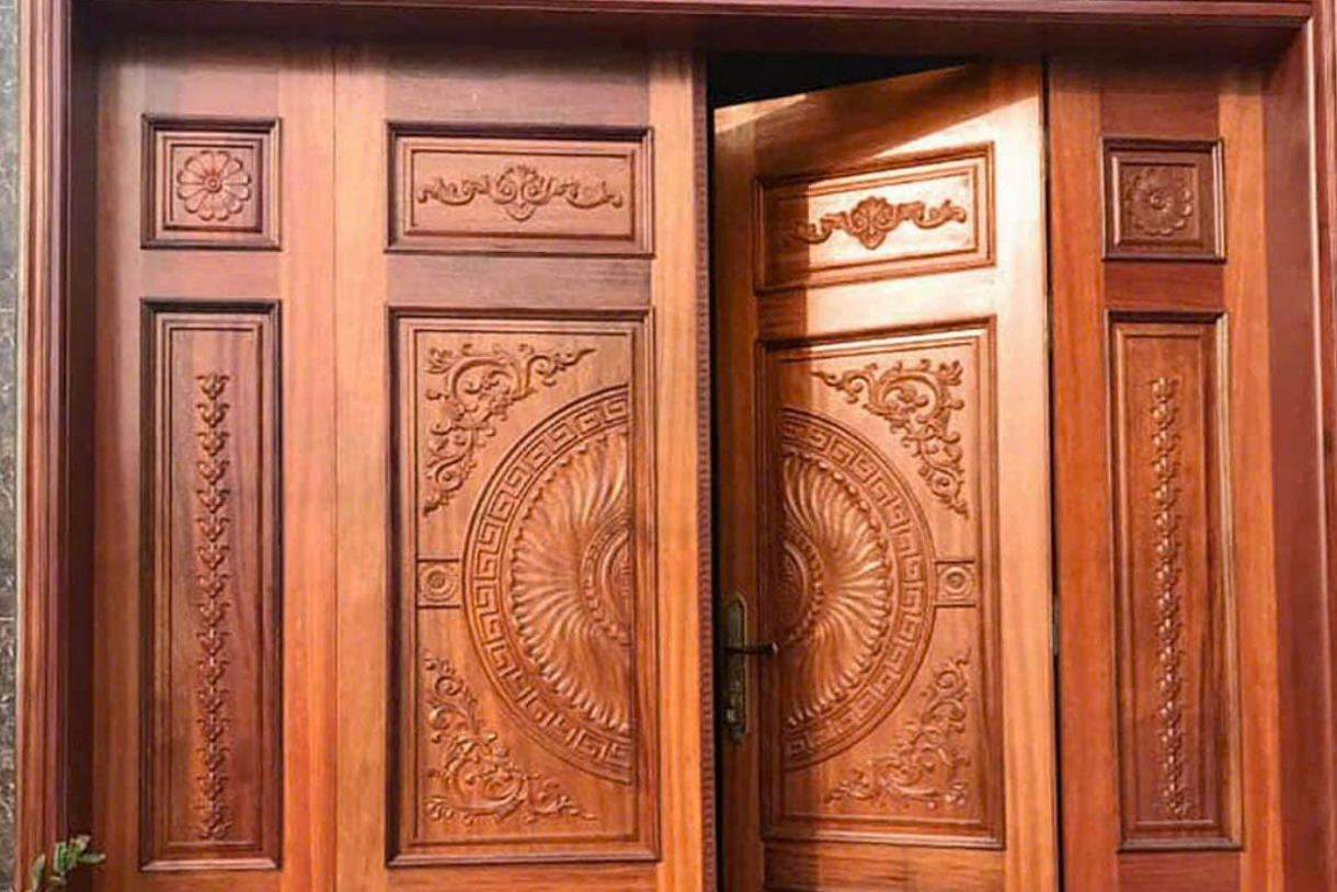 THANH LÝ CỬA GỖ
